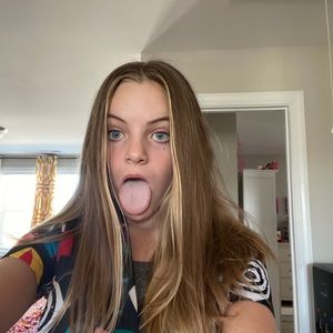 Meet your Posher, Ava